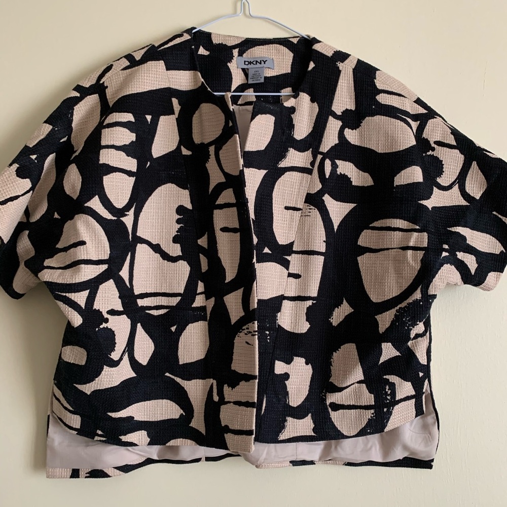 Cropped DKNY short sleeve blazer